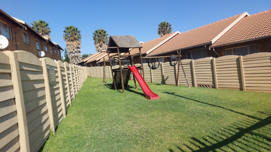 2 Bedroom Property for Sale in Birch Acres Gauteng