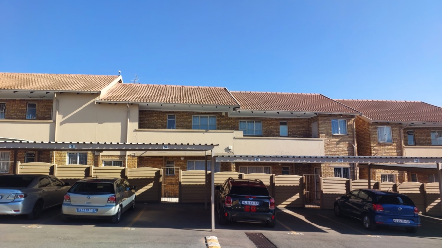 2 Bedroom Property for Sale in Birch Acres Gauteng
