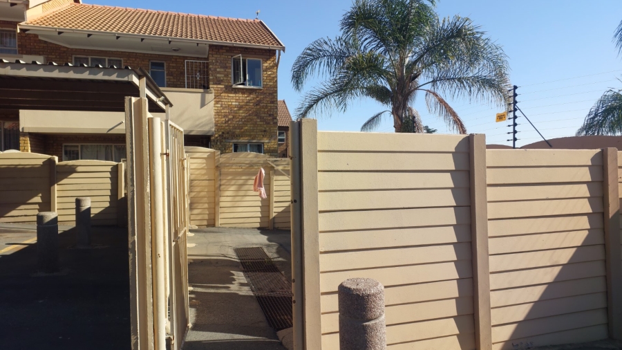 2 Bedroom Property for Sale in Birch Acres Gauteng