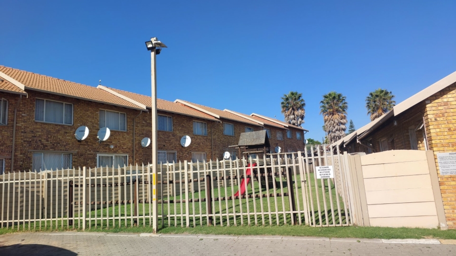 2 Bedroom Property for Sale in Birch Acres Gauteng
