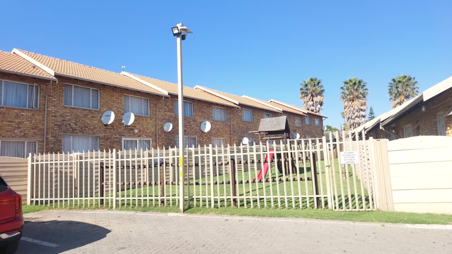 2 Bedroom Property for Sale in Birch Acres Gauteng
