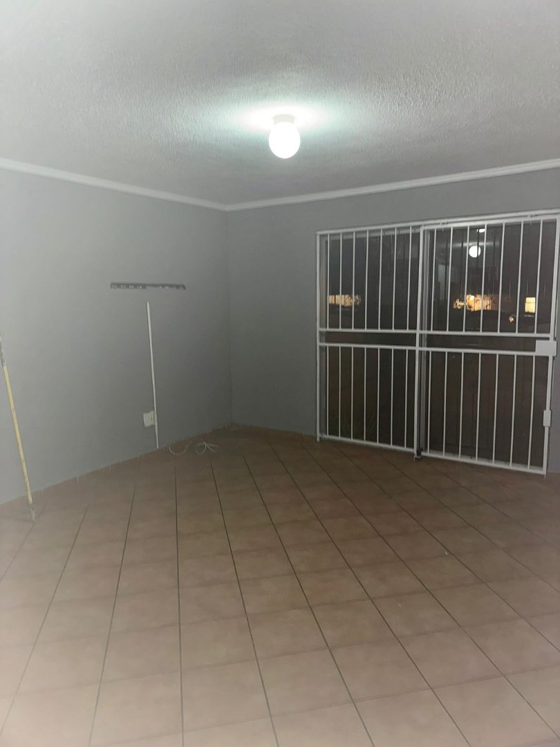 2 Bedroom Property for Sale in Birch Acres Gauteng
