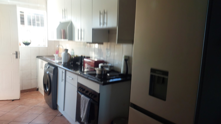 2 Bedroom Property for Sale in Birch Acres Gauteng