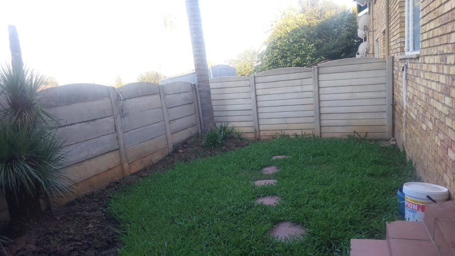 2 Bedroom Property for Sale in Birch Acres Gauteng