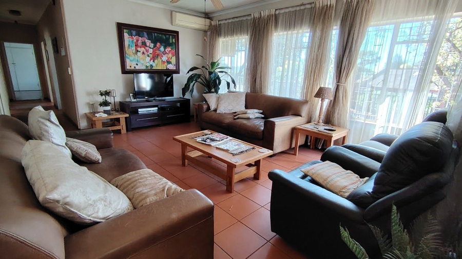4 Bedroom Property for Sale in Zwartkop Gauteng