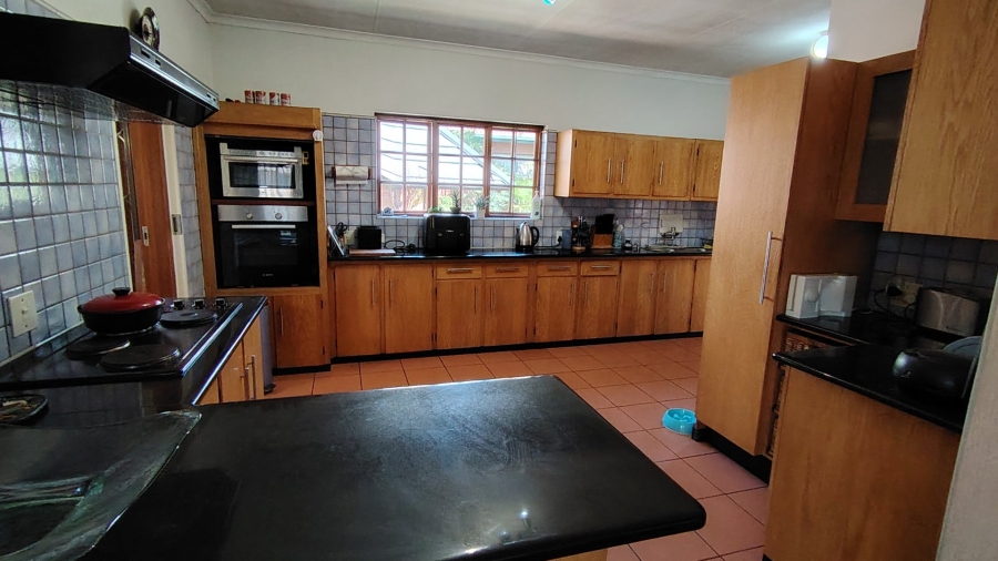 4 Bedroom Property for Sale in Zwartkop Gauteng
