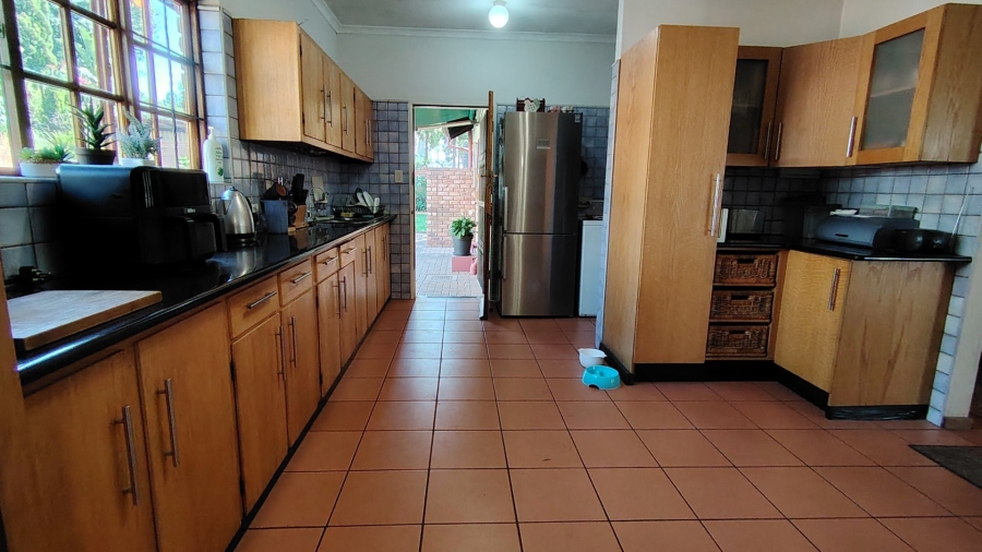 4 Bedroom Property for Sale in Zwartkop Gauteng