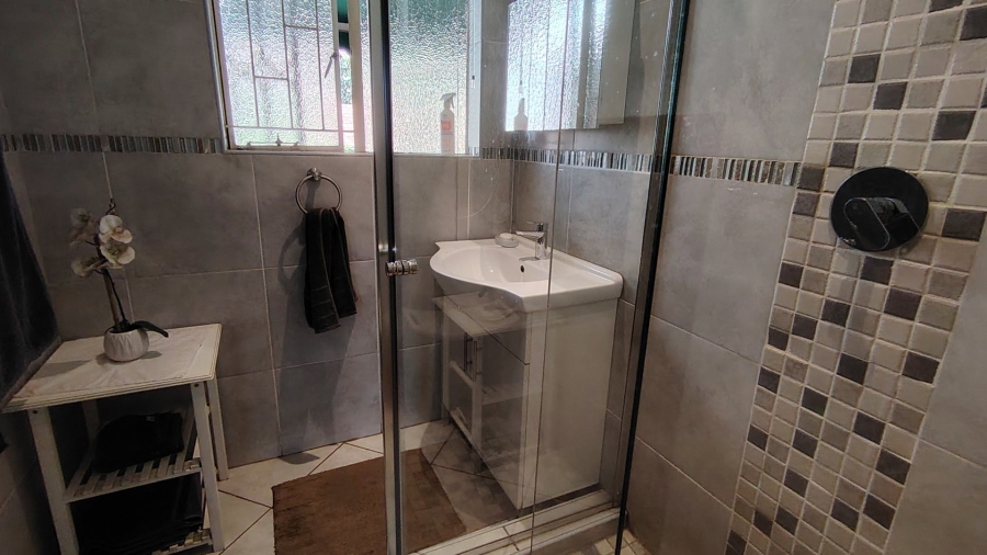 4 Bedroom Property for Sale in Zwartkop Gauteng