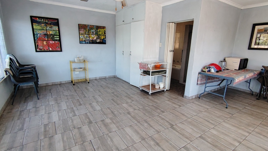 4 Bedroom Property for Sale in Zwartkop Gauteng