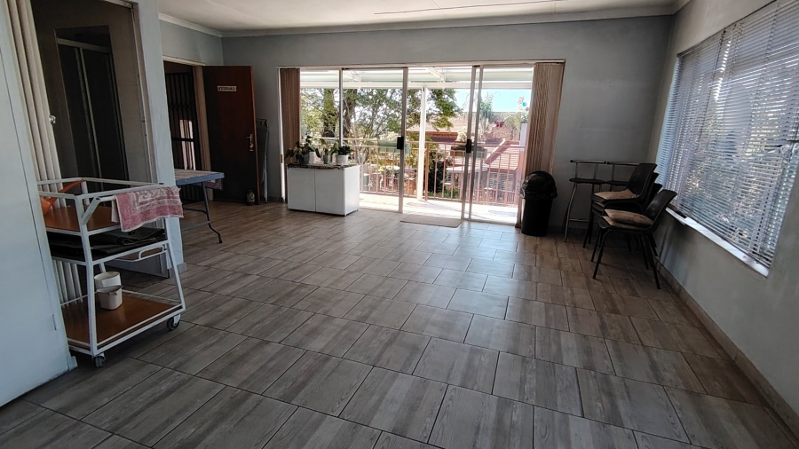 4 Bedroom Property for Sale in Zwartkop Gauteng