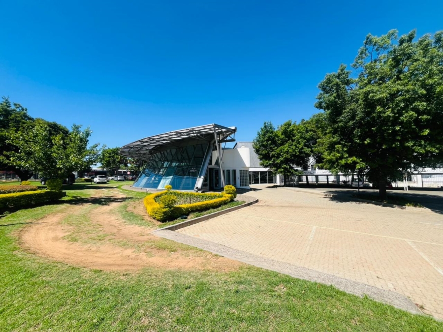 Commercial Property for Sale in Randjespark Gauteng