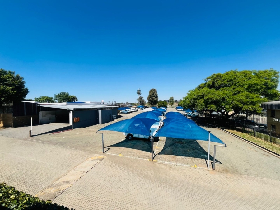 Commercial Property for Sale in Randjespark Gauteng
