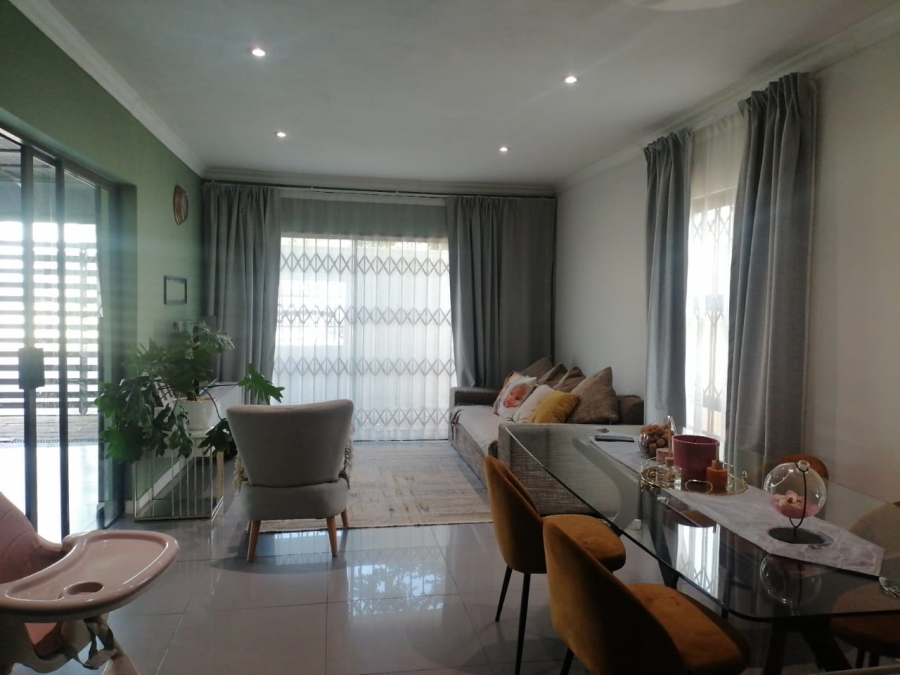 To Let 4 Bedroom Property for Rent in Riverside View Gauteng