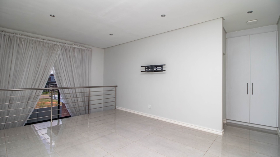 4 Bedroom Property for Sale in Serengeti Lifestyle Estate Gauteng