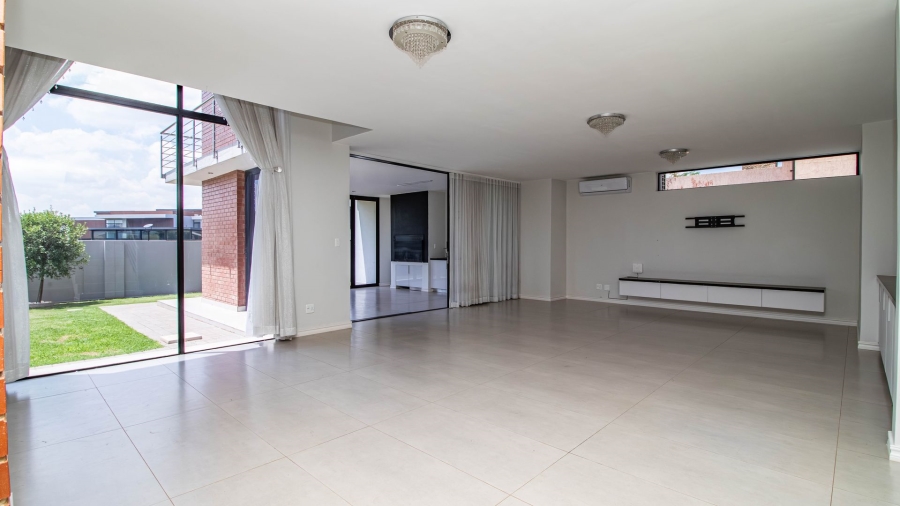 4 Bedroom Property for Sale in Serengeti Lifestyle Estate Gauteng