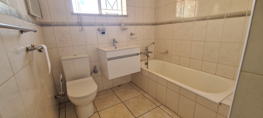 3 Bedroom Property for Sale in Verwoerdpark Gauteng