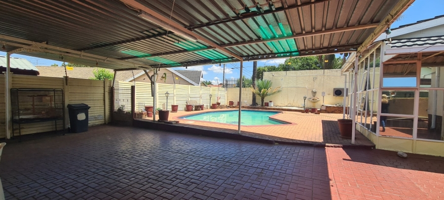 3 Bedroom Property for Sale in Verwoerdpark Gauteng