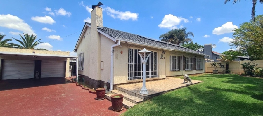 3 Bedroom Property for Sale in Verwoerdpark Gauteng