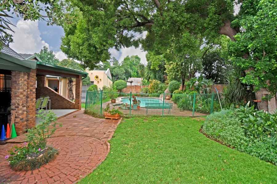 5 Bedroom Property for Sale in Eldoraigne Gauteng