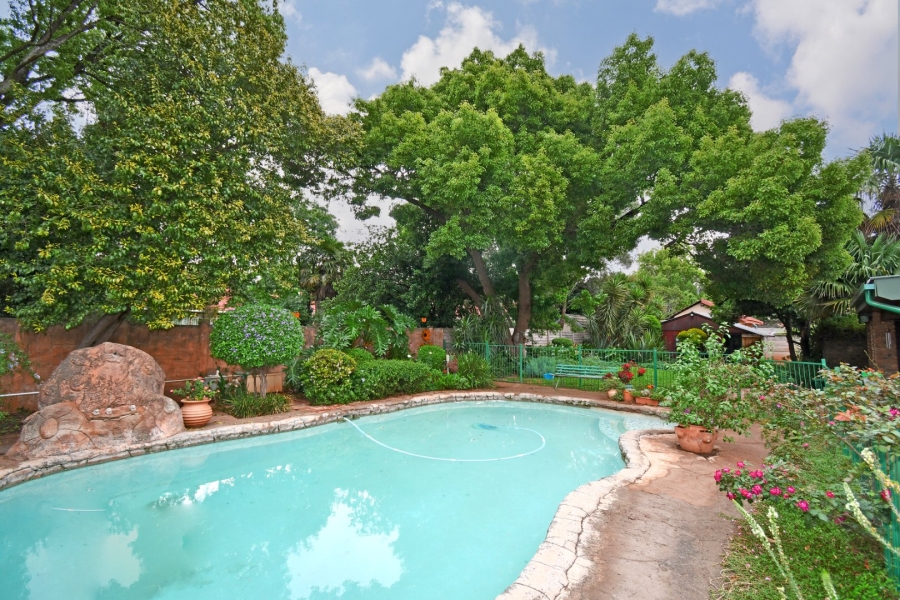 5 Bedroom Property for Sale in Eldoraigne Gauteng