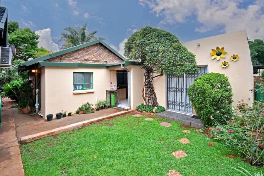 5 Bedroom Property for Sale in Eldoraigne Gauteng