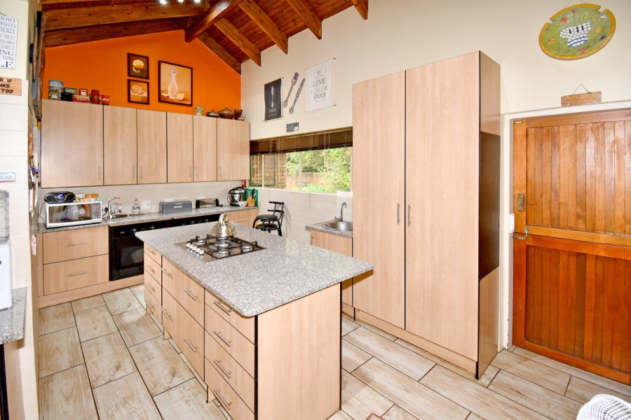 5 Bedroom Property for Sale in Eldoraigne Gauteng