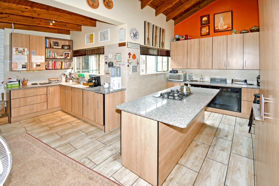 5 Bedroom Property for Sale in Eldoraigne Gauteng