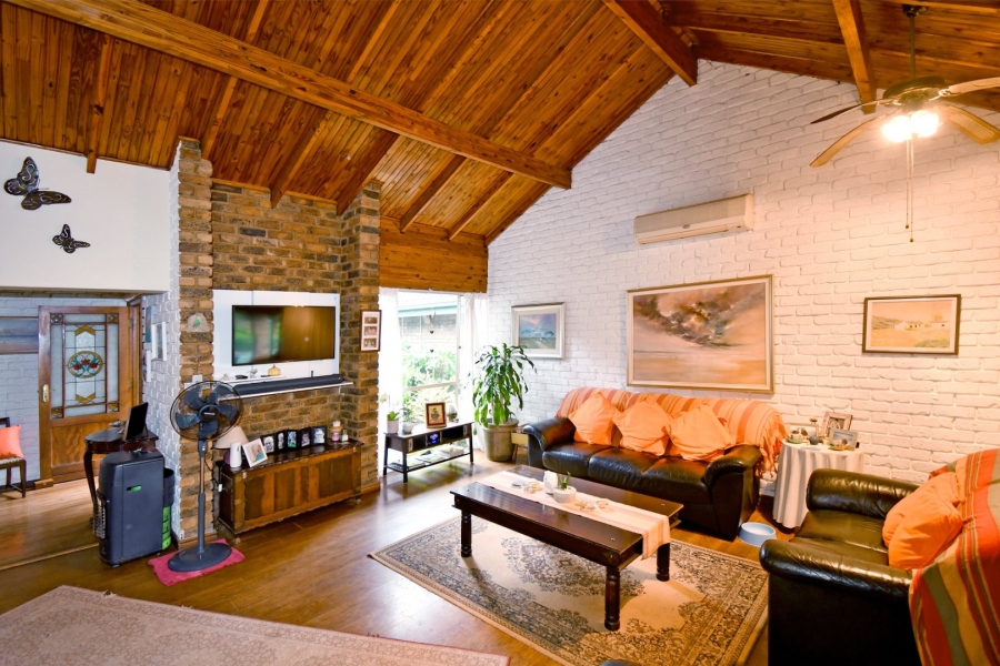 5 Bedroom Property for Sale in Eldoraigne Gauteng