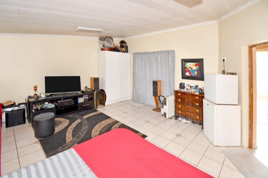 5 Bedroom Property for Sale in Eldoraigne Gauteng