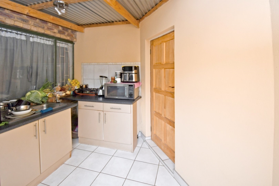 5 Bedroom Property for Sale in Eldoraigne Gauteng