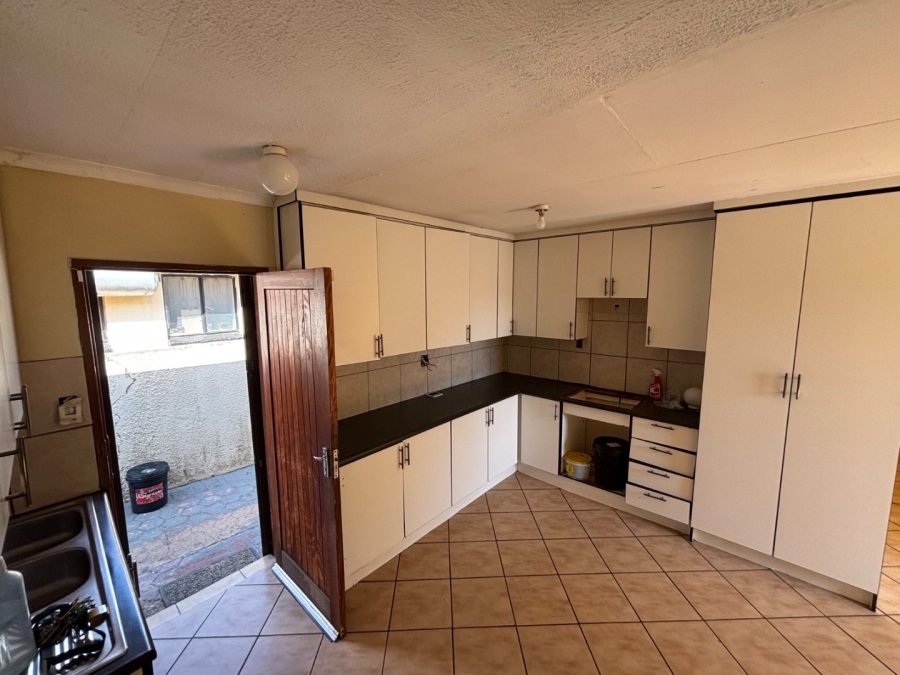 4 Bedroom Property for Sale in Soshanguve UU Gauteng