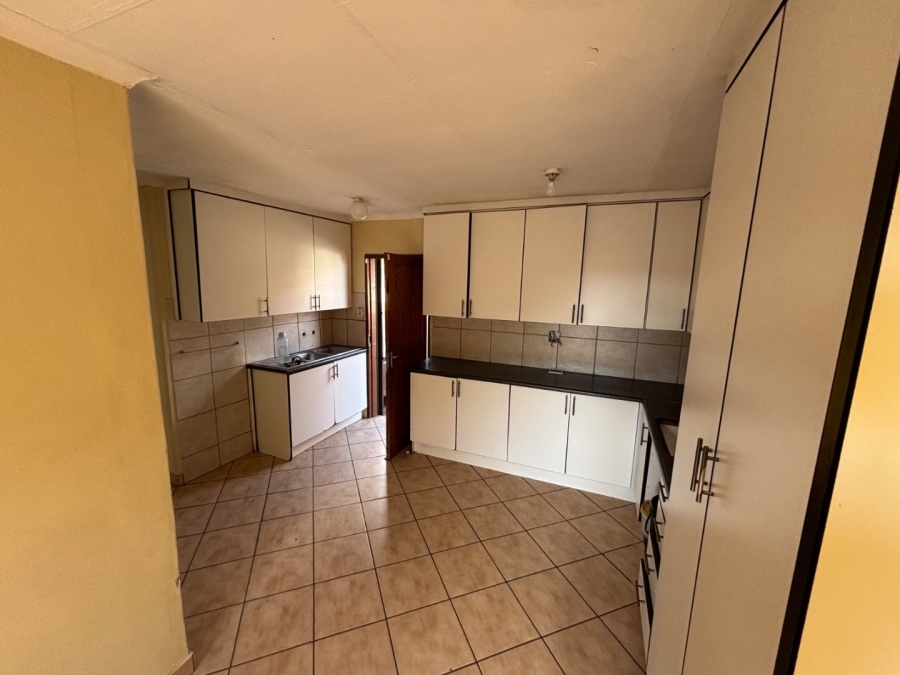 4 Bedroom Property for Sale in Soshanguve UU Gauteng