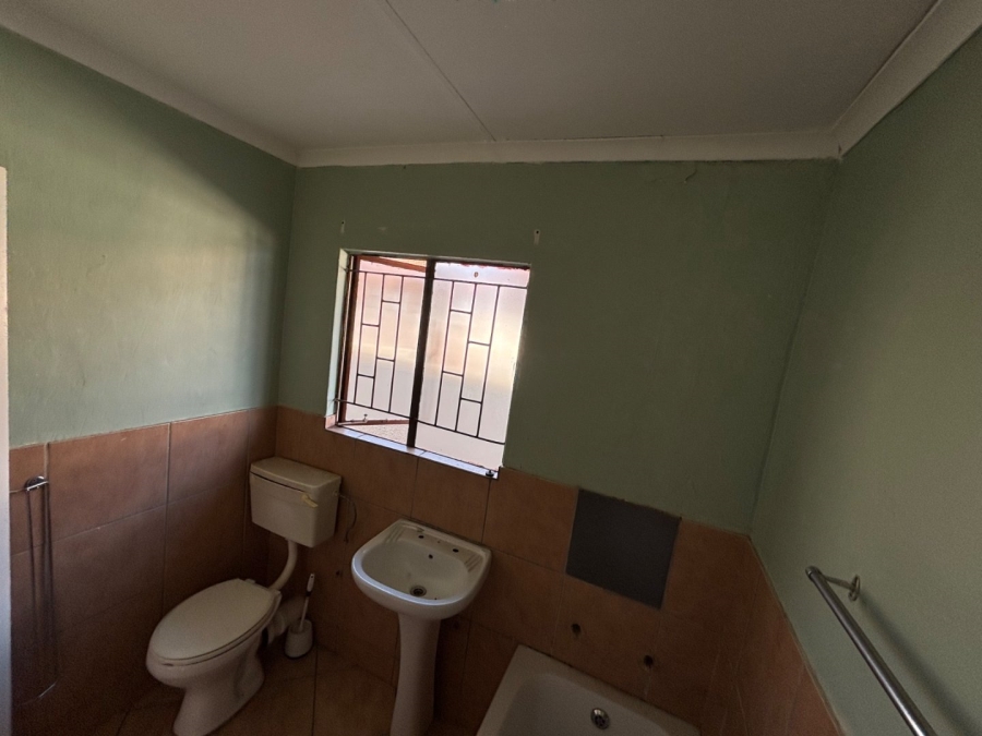 4 Bedroom Property for Sale in Soshanguve UU Gauteng