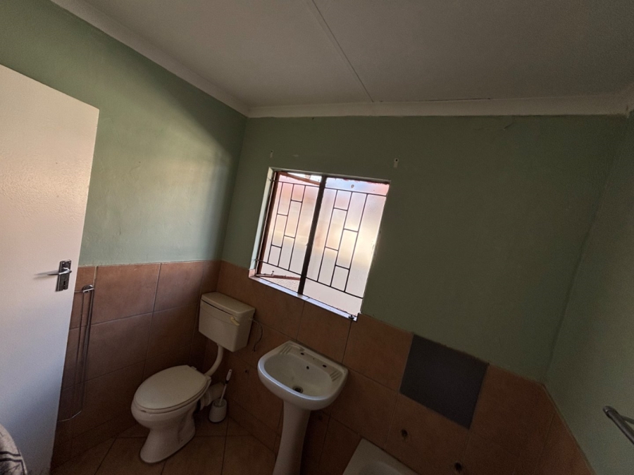 4 Bedroom Property for Sale in Soshanguve UU Gauteng