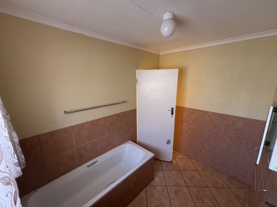 4 Bedroom Property for Sale in Soshanguve UU Gauteng