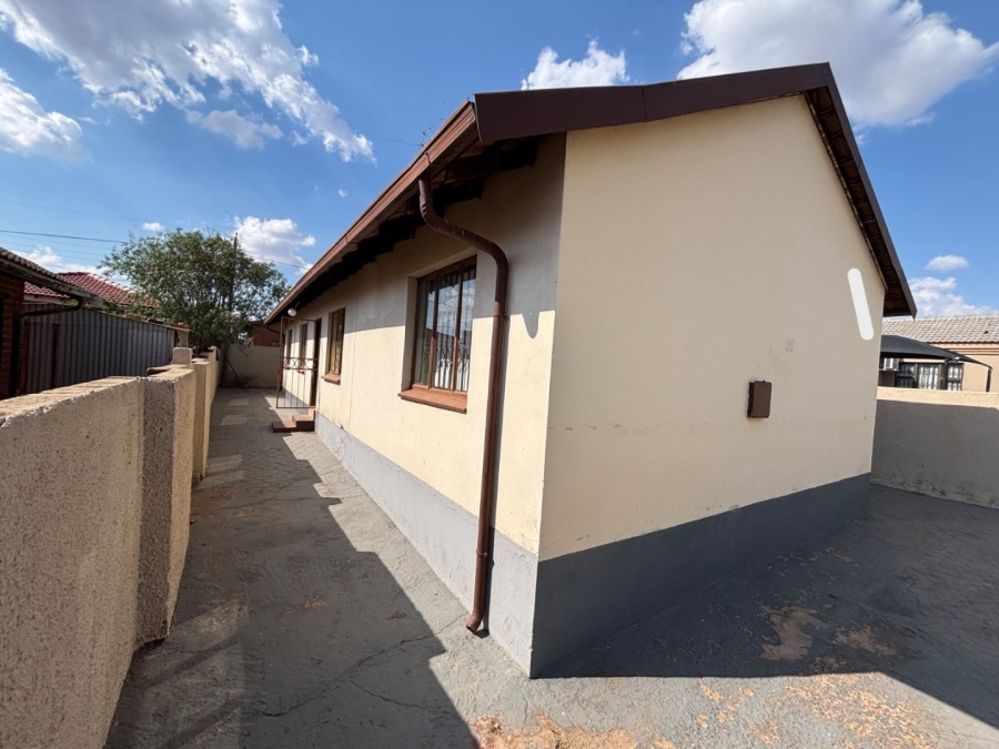 4 Bedroom Property for Sale in Soshanguve UU Gauteng