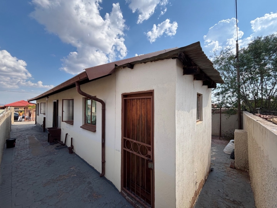 4 Bedroom Property for Sale in Soshanguve UU Gauteng
