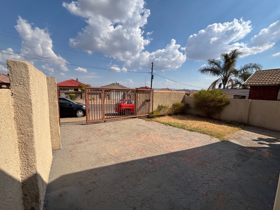 4 Bedroom Property for Sale in Soshanguve UU Gauteng