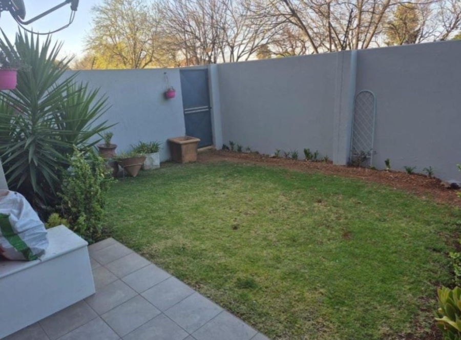 2 Bedroom Property for Sale in Hurlyvale Gauteng