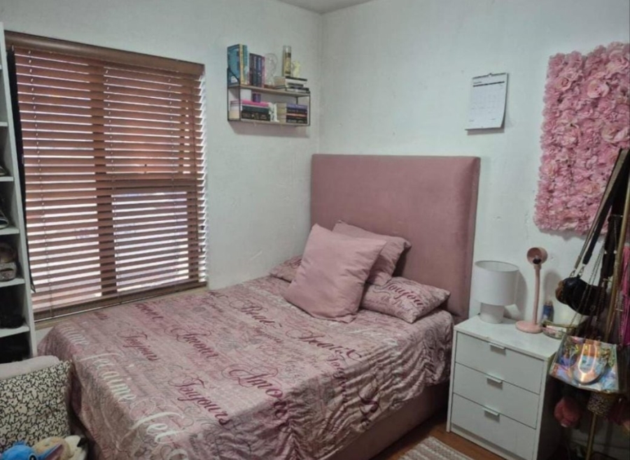 2 Bedroom Property for Sale in Hurlyvale Gauteng