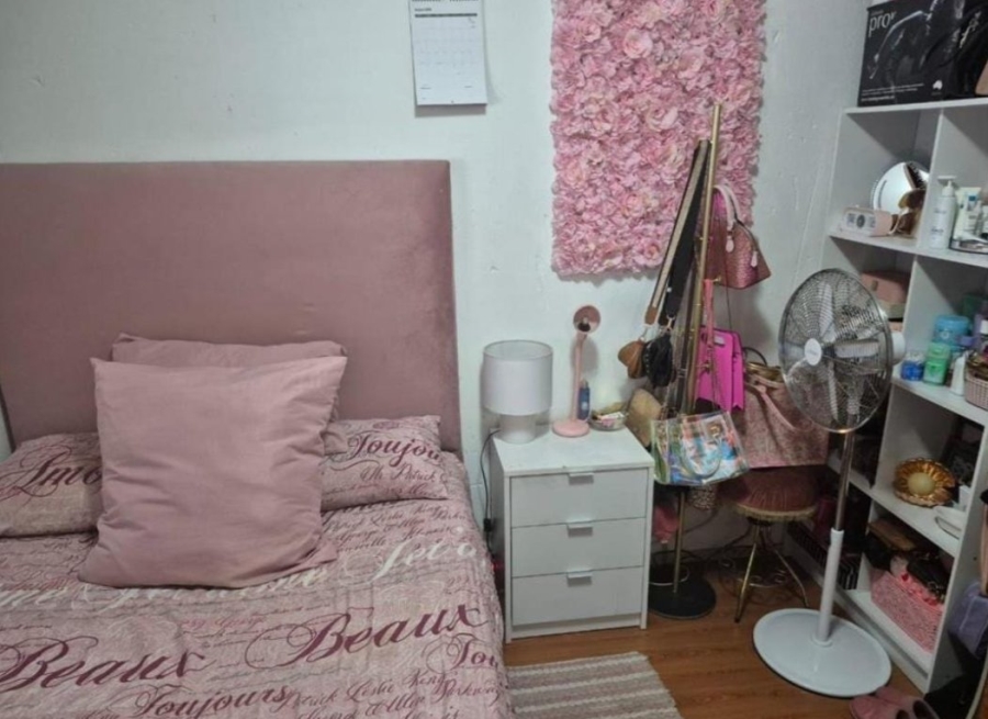 2 Bedroom Property for Sale in Hurlyvale Gauteng