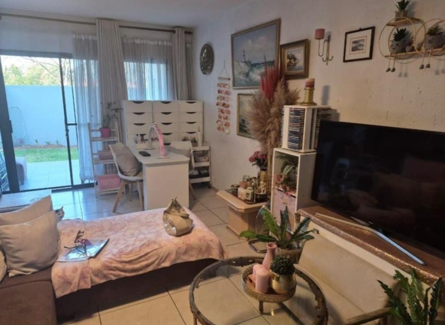 2 Bedroom Property for Sale in Hurlyvale Gauteng