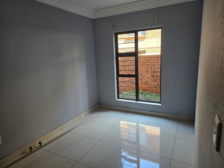 To Let 2 Bedroom Property for Rent in Ravenswood Gauteng