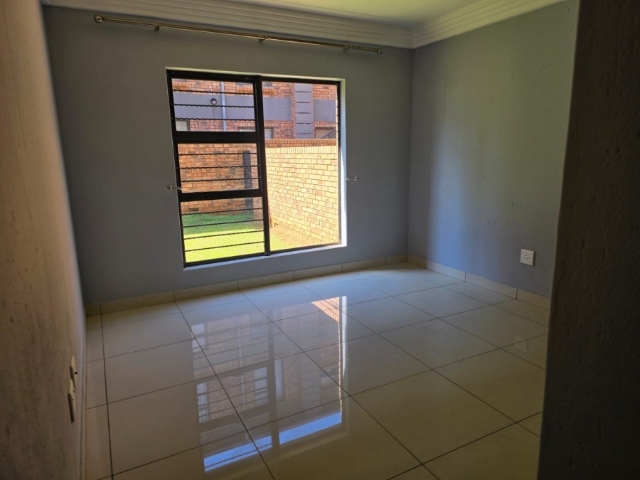To Let 2 Bedroom Property for Rent in Ravenswood Gauteng