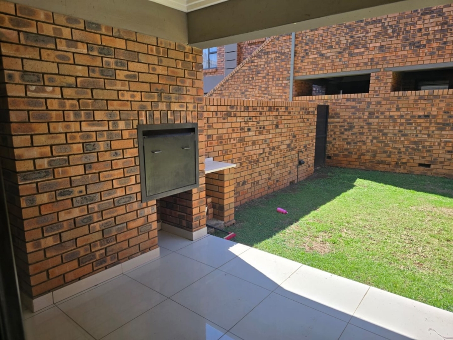 To Let 2 Bedroom Property for Rent in Ravenswood Gauteng