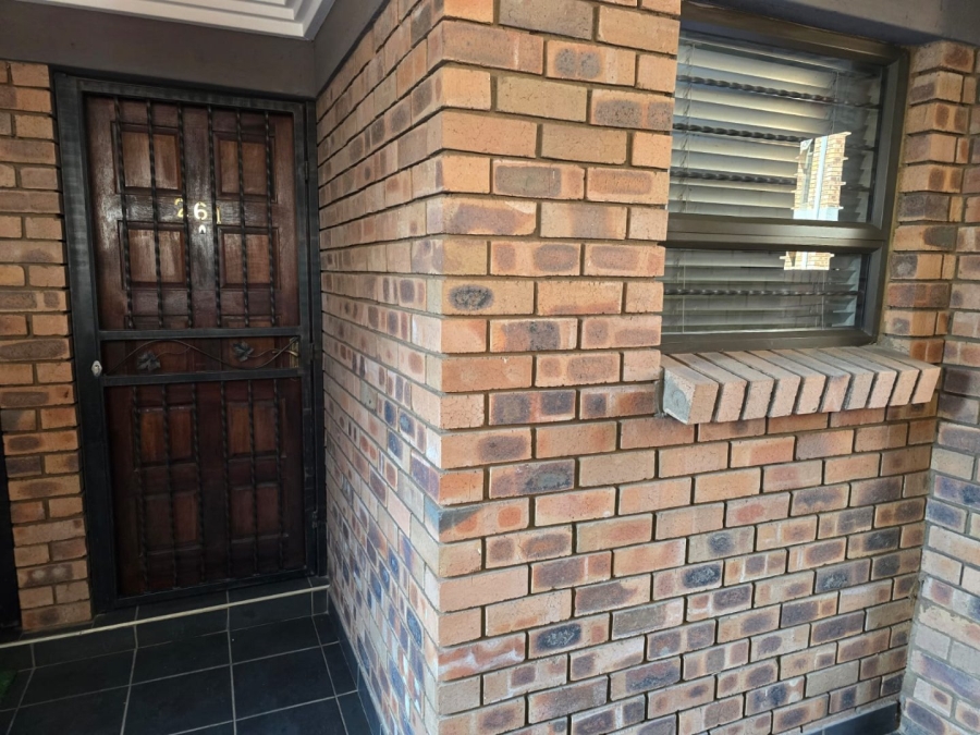 To Let 2 Bedroom Property for Rent in Ravenswood Gauteng