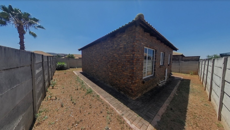 2 Bedroom Property for Sale in Andeon Gauteng