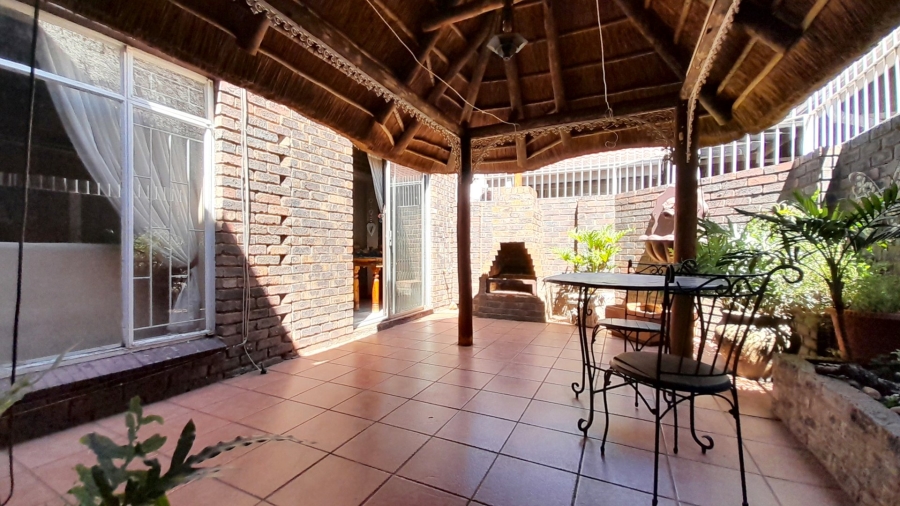 2 Bedroom Property for Sale in Three Rivers Gauteng