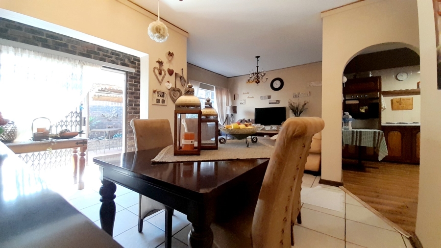 2 Bedroom Property for Sale in Three Rivers Gauteng
