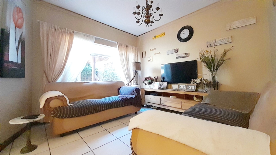 2 Bedroom Property for Sale in Three Rivers Gauteng
